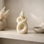 נר פיסולי לעיצוב הבית - יופי עם נוכחות